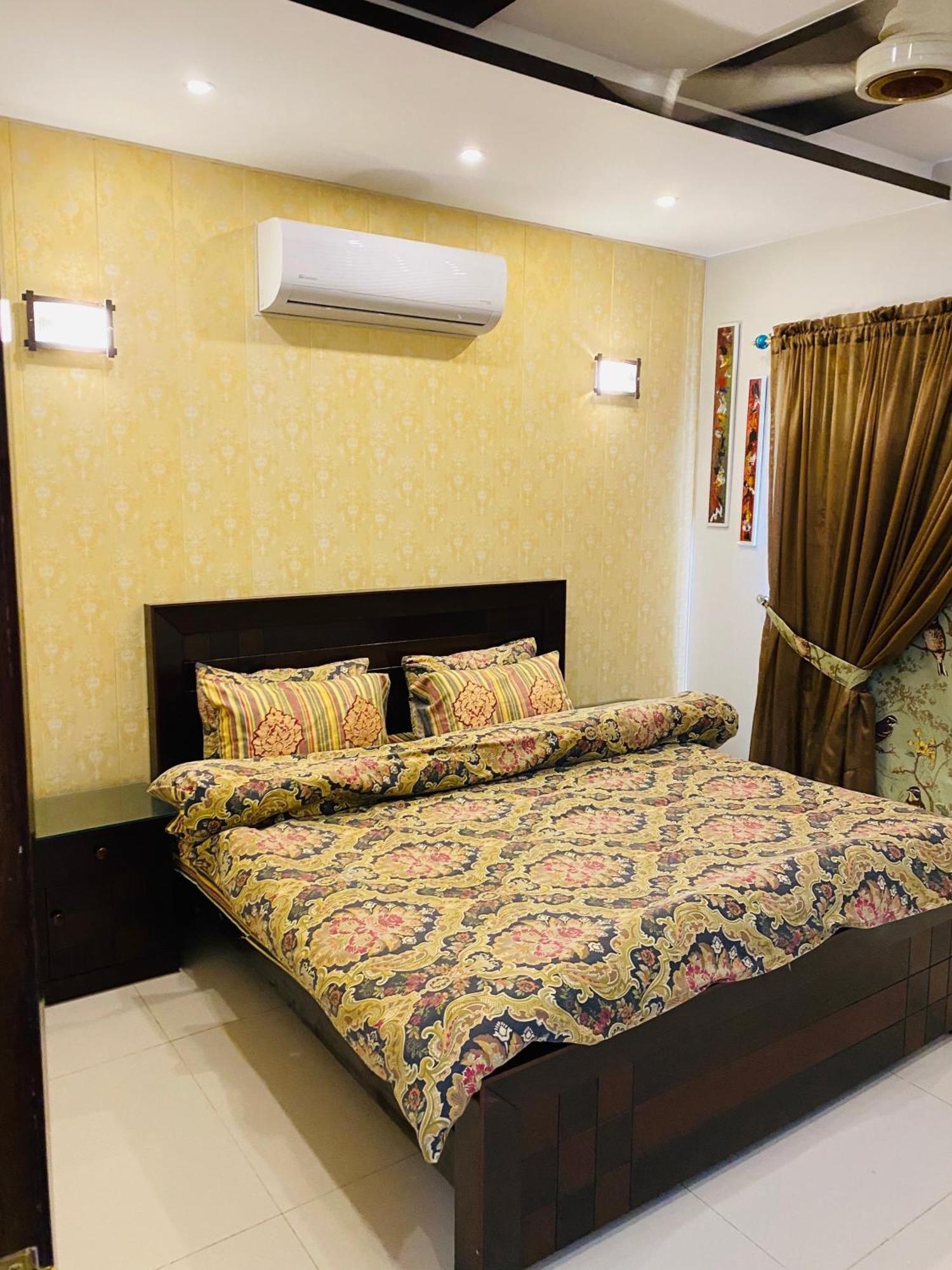 Vactional Villa Dha Phase 6 Lahore ,Three Bed Room Full House Экстерьер фото